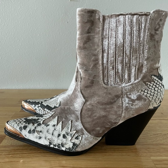 Cape Robbin Boots Women’s Size 7 - Picture 3 of 15